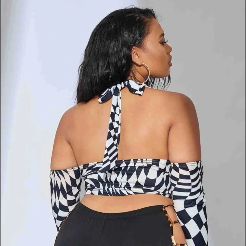NEW Color Block Geo Cold Shoulder Cop Top - Picture 6 of 6